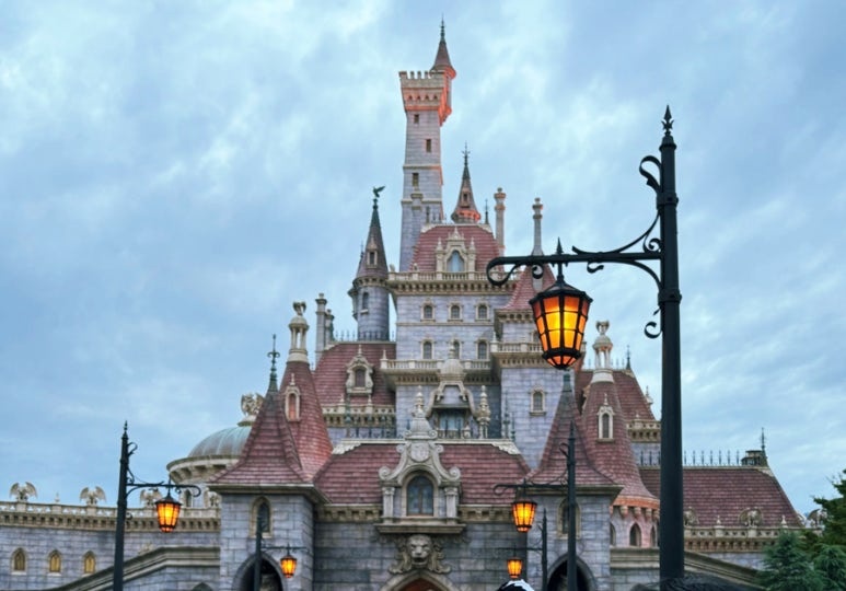 Tokyo Disneyland Complete Guide: Tickets, DPA, Afternoon Passes, Hotels, Restaurants & Maps