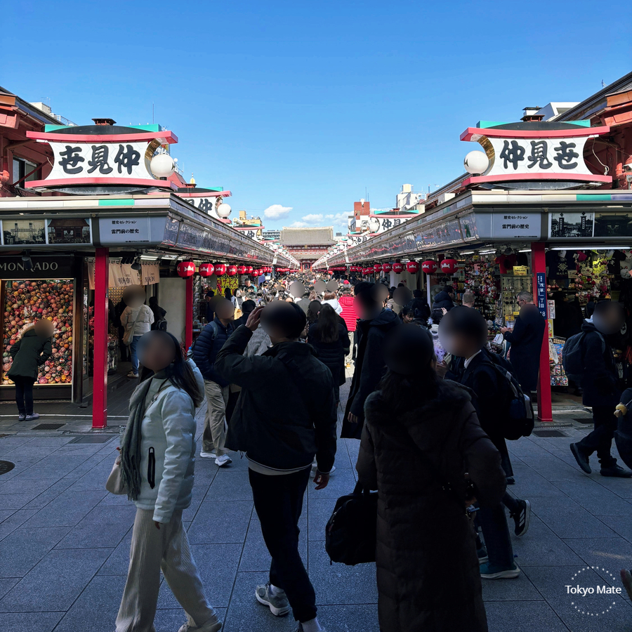 Asakusa Nakamise shopping street at 11 AM recommended time