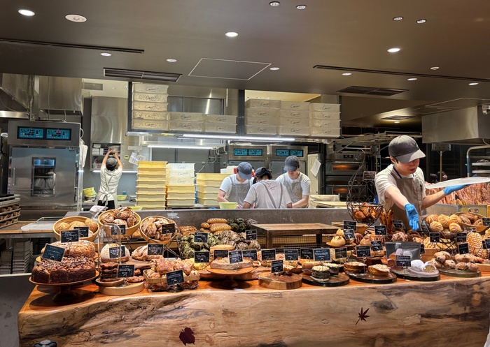 Comme'N TOKYO 100种以上面包陈列架