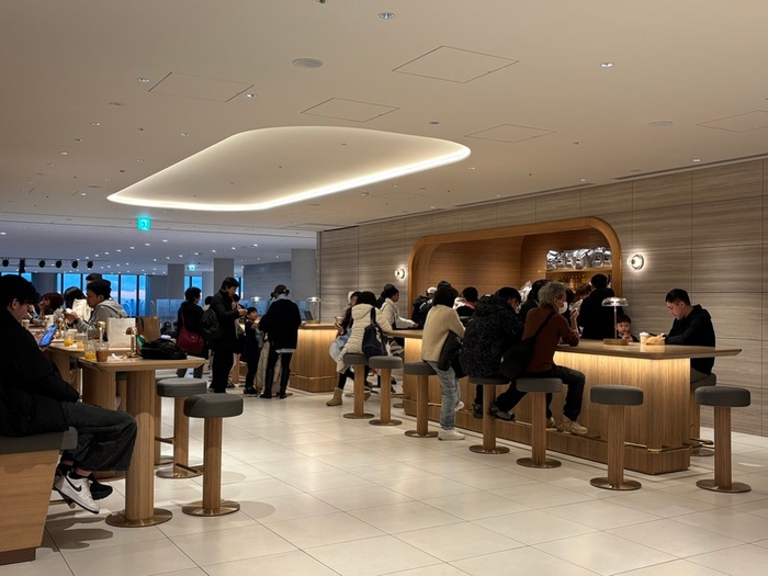 34层Sky Room咖啡厅内景