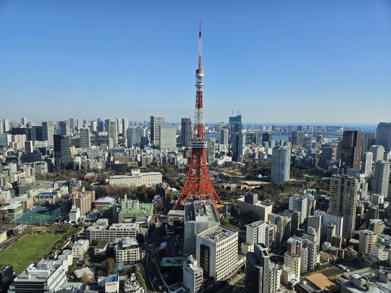 Panoramic view of Tokyo Tower from Sky Room on the 34th floor