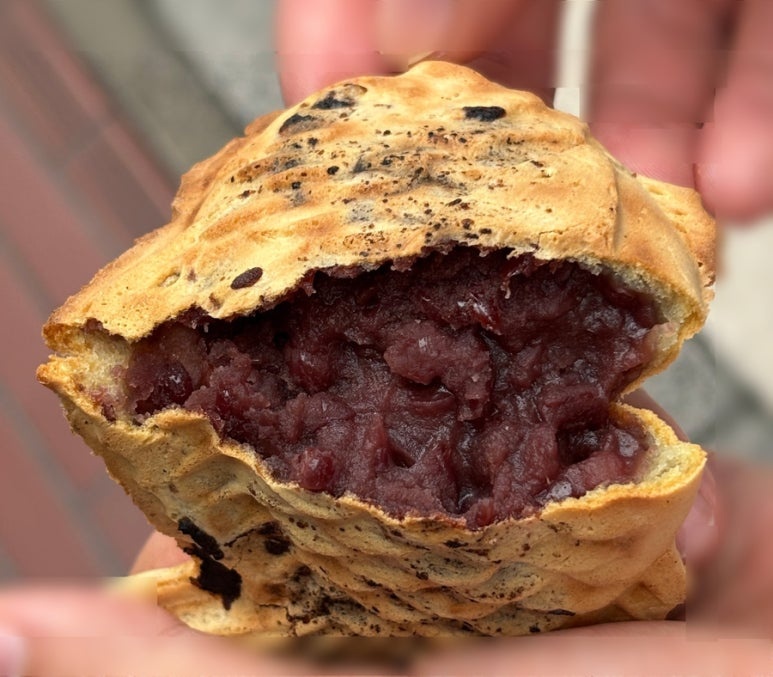 Cross-section of Naniwaya taiyaki showing red bean paste filling