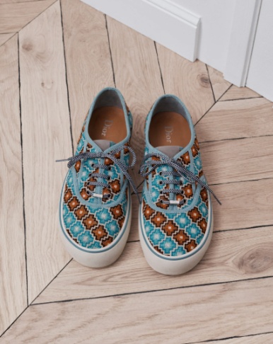 Daikanyama Dior limited-edition Ulysses Book Tote detail view