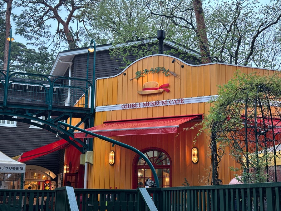 Straw Hat Cafe Exterior