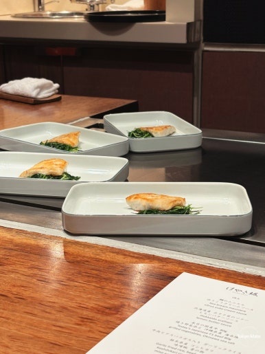 Sea bream meuniere plating process at Keyakizaka