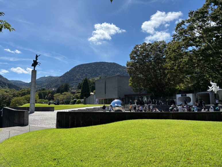 Hakone Open-Air Museum Guide: Best Works, Discount Tips & Photo Zones