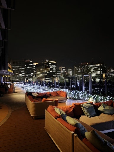 Hibiya Midtown 6th floor Park View Garden free lounge benches and sofas