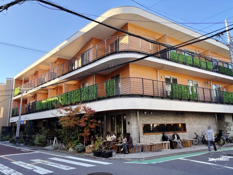 Jiyugaoka Onibus Coffee trendy cafe next to railway tracks