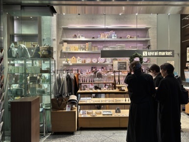 スパイラルマーケットのクリスマス飾り