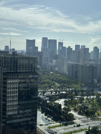 35階展望台の夕暮れの眺め