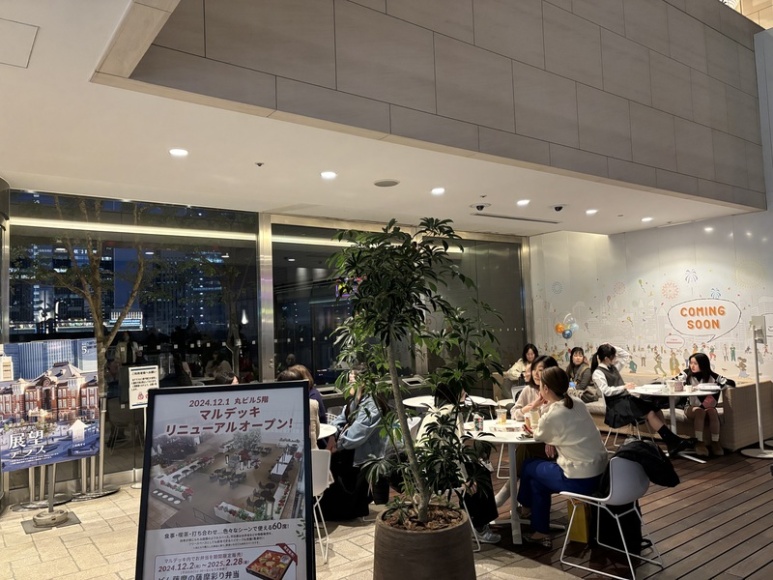 5階展望台隣の休憩スペース