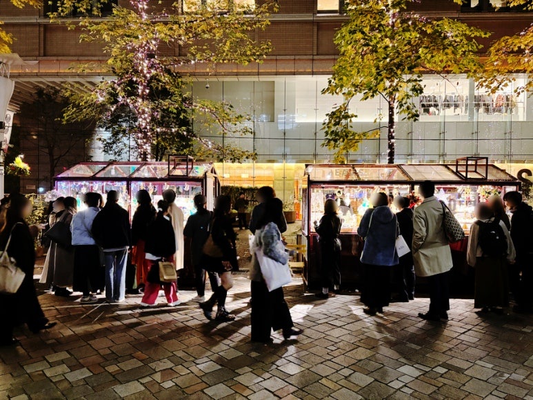 Disney Character Monument - Mickey and Minnie