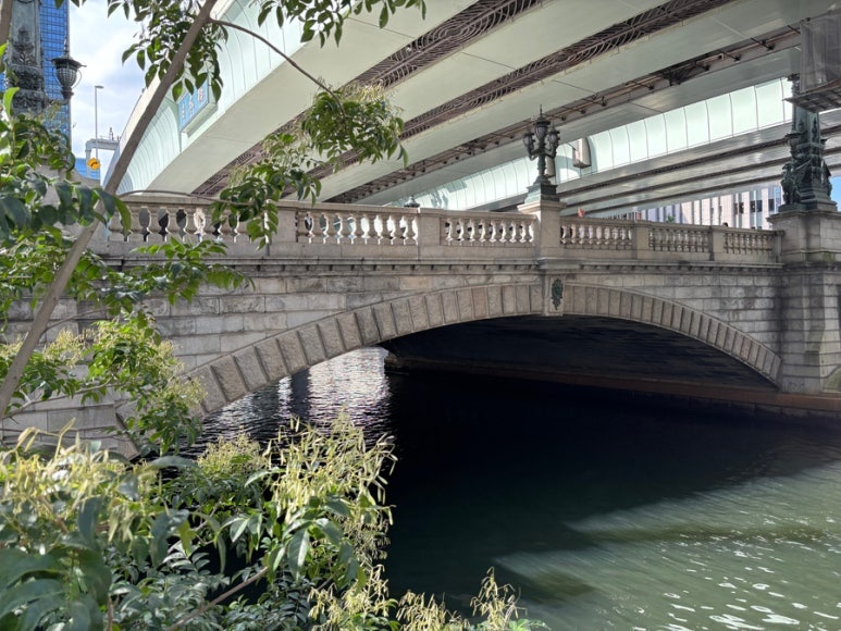 Nihonbashi Bridge with dignified charm beneath the expressway