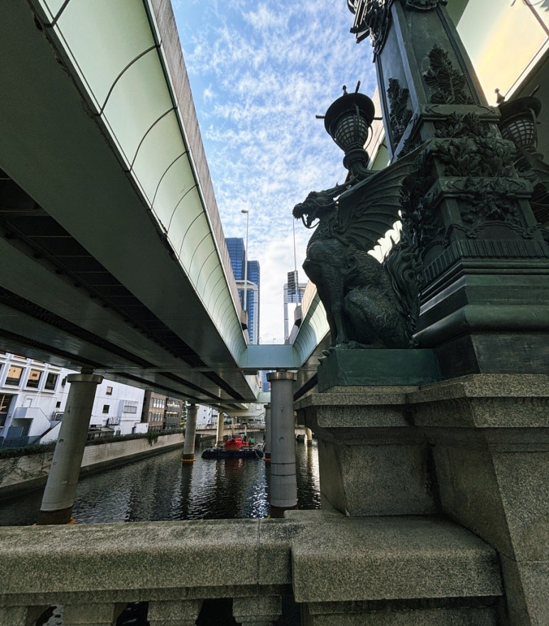 Nihonbashi Bridge, Wings of the Kirin