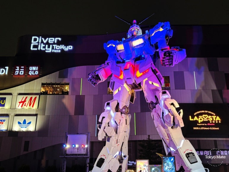 Odaiba DiverCity Unicorn Gundam