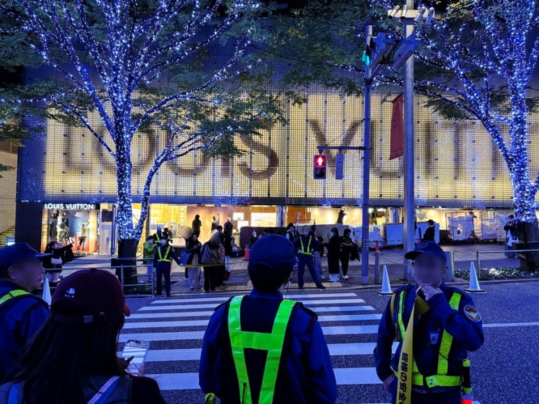 Roppongi Illumination Spot Louis Vuitton Crosswalk