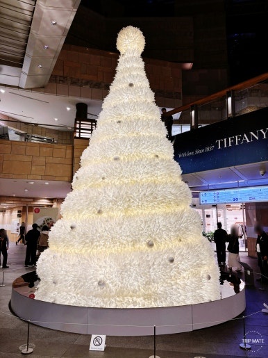 Tiffany Christmas tree at Roppongi Hills West Walk