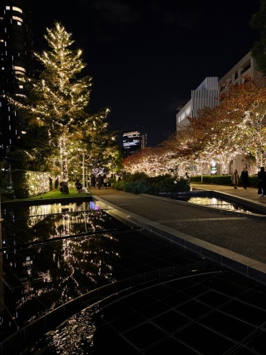 Fountain stairs with lighting along the promenade