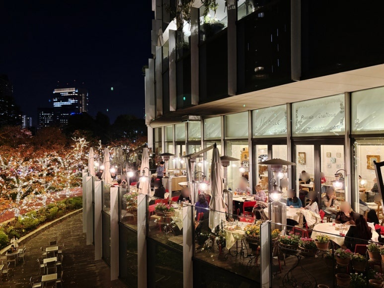 Illumination view from Napule restaurant at Roppongi Midtown