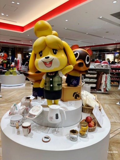 Life-sized Mewtwo at Shibuya Parco