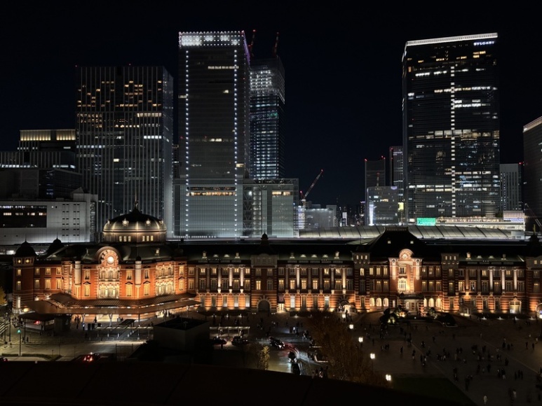 新丸ビルから見た東京駅夜景