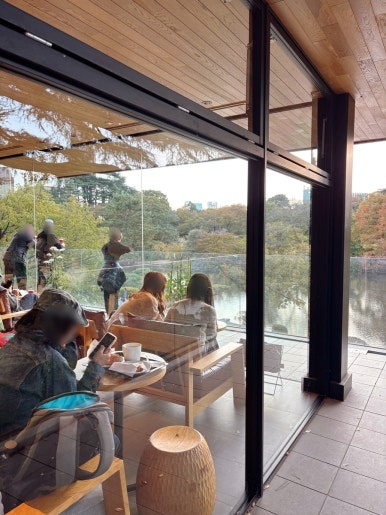 Shinjuku Gyoen Starbucks | Tokyo cafe with lake view