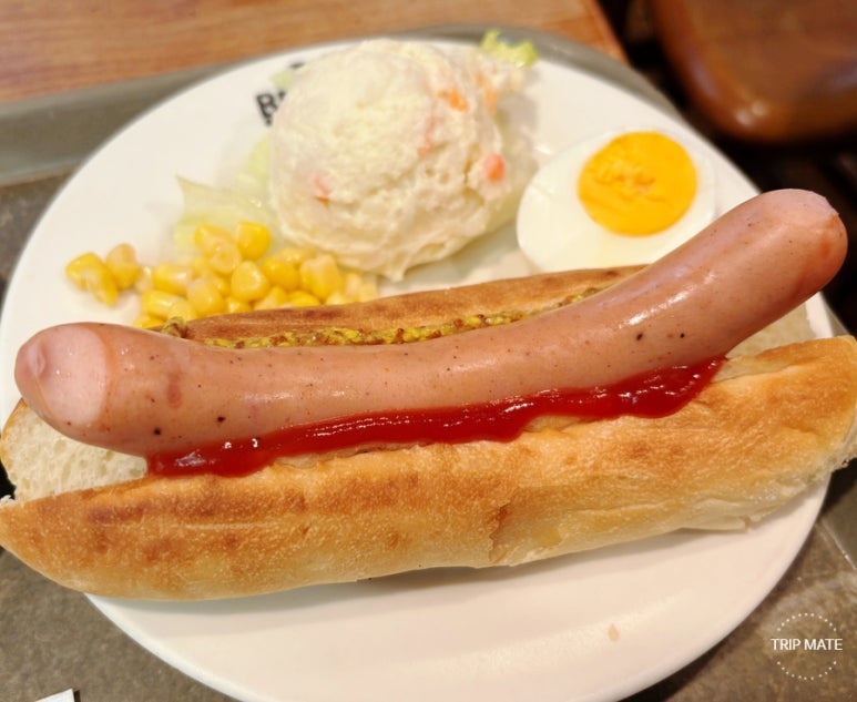 BERG hot dog at Lumine EST B1F Shinjuku