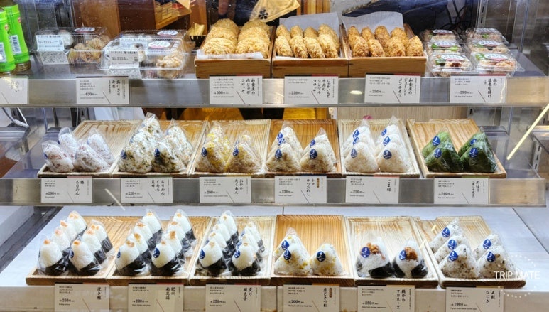 Dashi Chazuke EN onigiri display at Lumine1 B2F Shinjuku Station