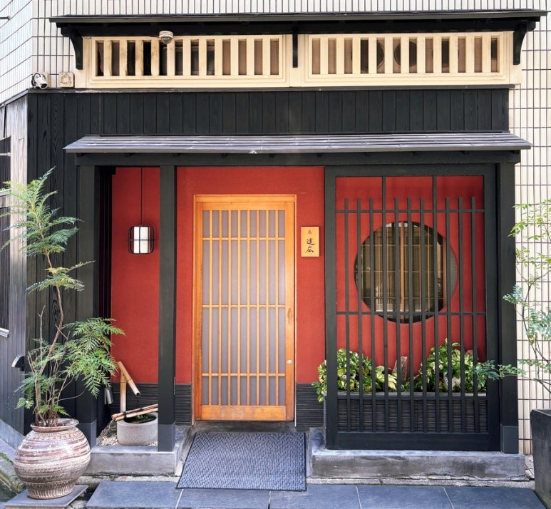 Takumi Tatsuhiro exterior near Shinjuku Gyoenmae Station Exit 2