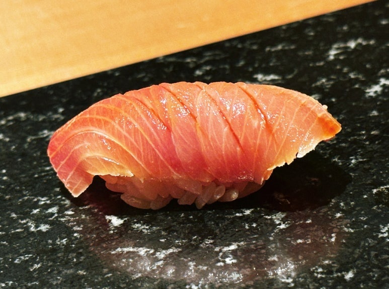 Takumi Tatsuhiro Shinjuku Michelin sushi nigiri yellowtail belly buri