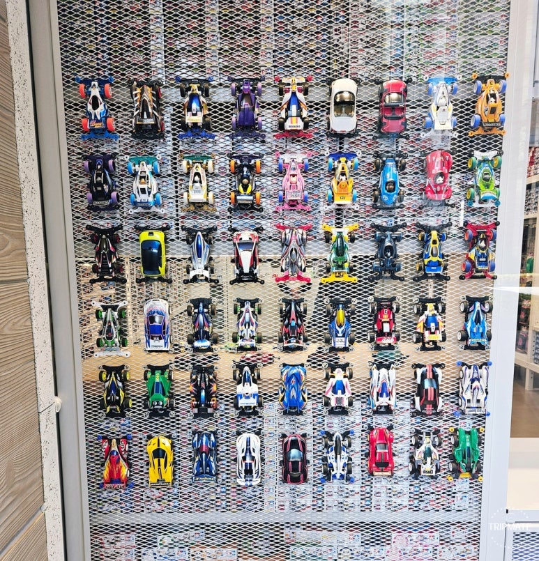 Tamiya Plamodel Factory Tokyo Mini 4WD cars