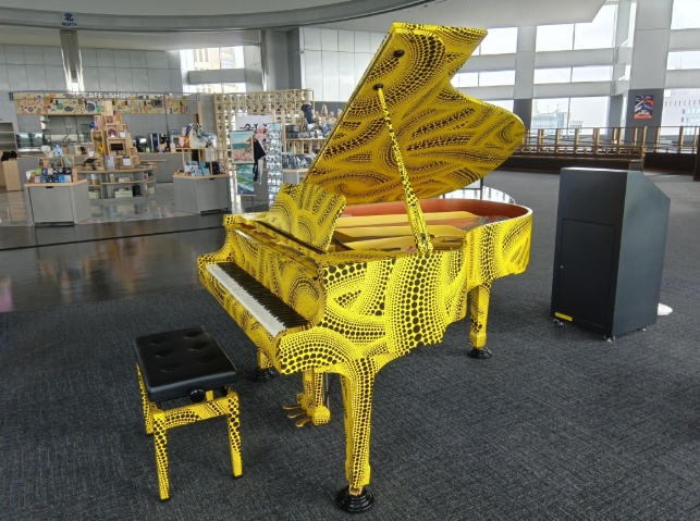 Yayoi Kusama piano