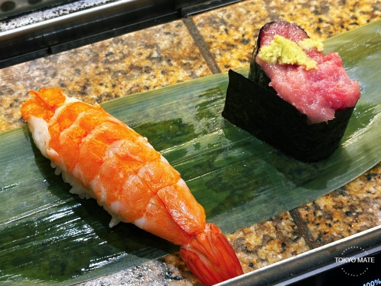 Unbelievable quality for 100 yen range! Thick boiled shrimp and negitoro