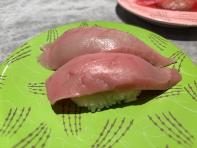 Tuna back sushi at Nemuro Hanamaru, 418 yen