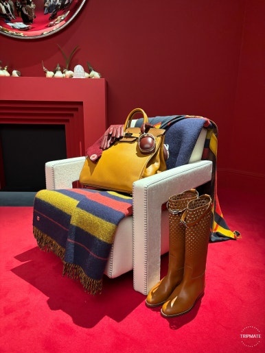 HERMES Horse Hunt Event Mysterious and Immersive Exhibition Set