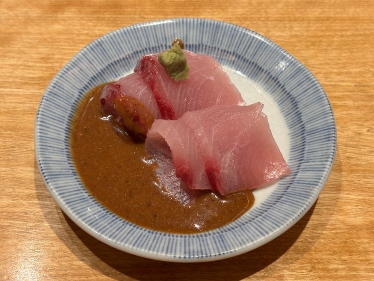 Tsujihan kaisendon sea bream sashimi