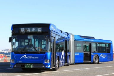 横浜駅東口 - ベイサイド・ブルー