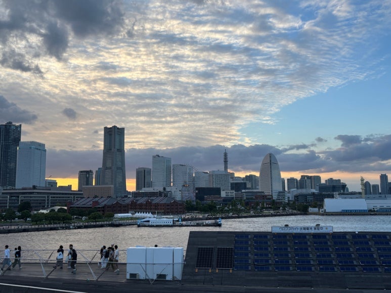 大さん橋から眺めるみなとみらいの夜景