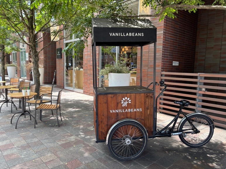 Vanilla Beans main store entrance